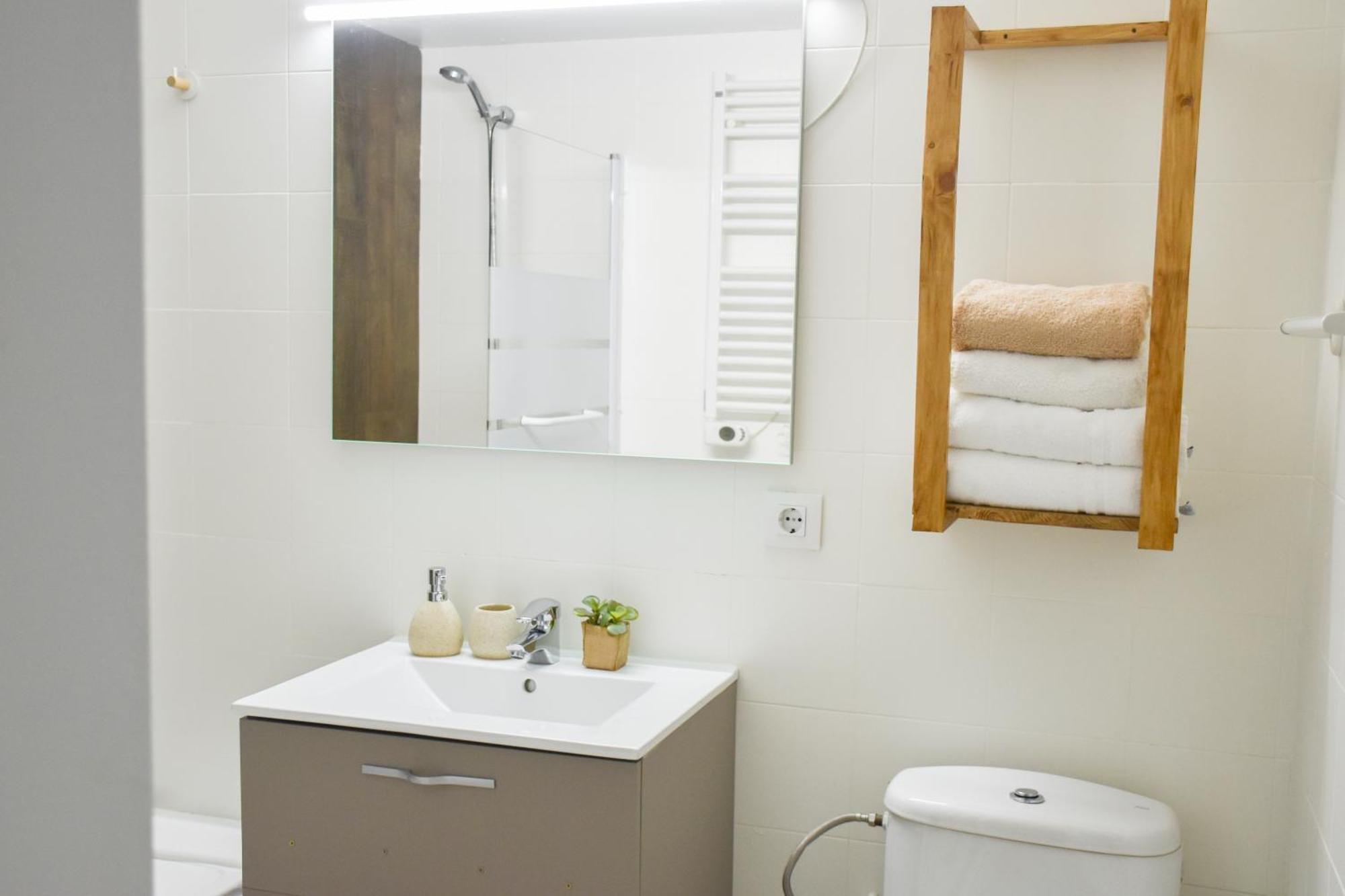 La Neu Studio Neuf Pour 4 Pax En Centre Ville ปาสเดลากาซา ภายนอก รูปภาพ